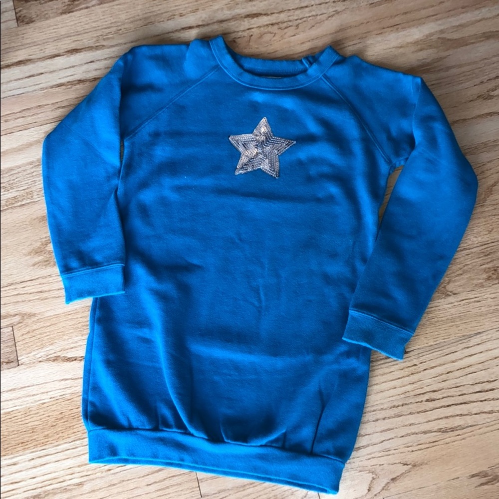 Oshkosh long sweatshirt with sparkly star size 7